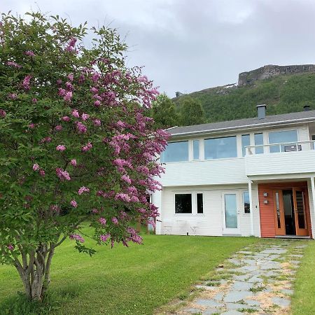 Villa Top View Тромсьо Екстериор снимка